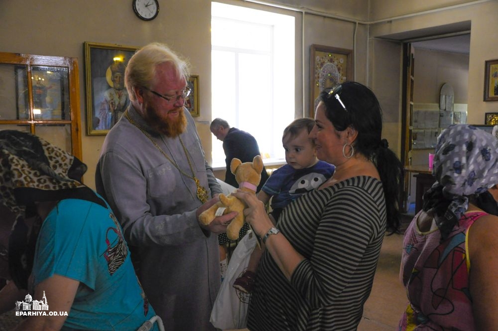 ОДЕССКАЯ ЕПАРХИЯ. В епархии 138 нуждающихся получили гуманитарную помощь