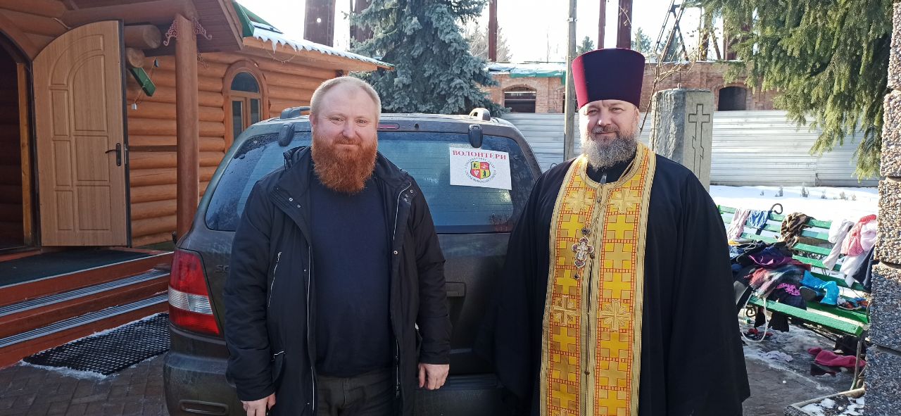 Полтавська єпархія передала автомобіль для ЗСУ