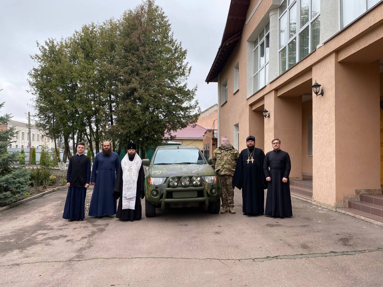 Конотопська єпархія передала автомобіль Прикордонникам Глухівщини