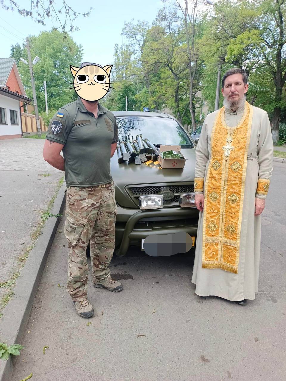 У Кременчуці віряни та духовенство Української Православної Церкви зібрали черговий гуманітарний вантаж для ЗСУ