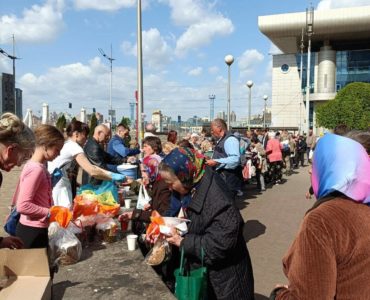 У Києві працівники Соціального відділу провели благодійний обід на Південному залізничному вокзалі