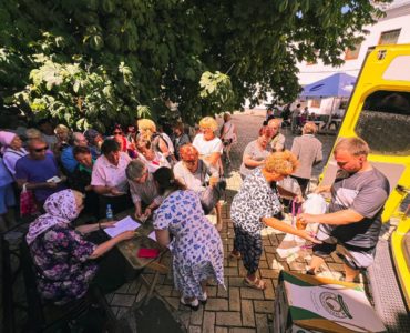 У Києві Фонд Предстоятеля УПЦ передав гуманітарні набори 500 родинам переселенців