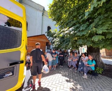 У Києві 100 родин переселенців отримали продуктові набори від Соціального відділу
