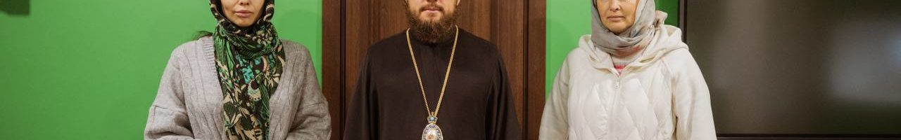 ХМЕЛЬНИЦЬКА ЄПАРХІЯ ПЕРЕДАЛА ПЛАНШЕТИ ДЛЯ ЗБРОЙНИХ СИЛ УКРАЇНИ