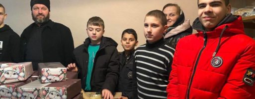 Діти з парафії УПЦ на Закарпатті зібрали подарунки дітям прифронтової Сумщини