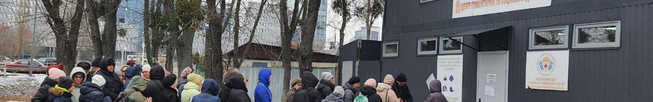 Соціальний відділ УПЦ передав гуманітарні набори 100 родинам переселенців у Києві