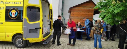 У Києві 100 родин переселенців отримали продуктові набори від Соціального відділу
