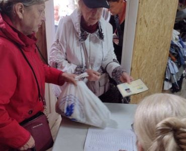 У Києві Соціальний відділ УПЦ передав гуманітарні набори 100 родинам вимушених переселенців