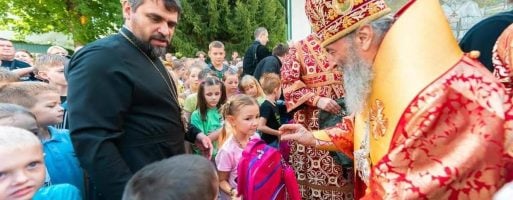 Соціальний відділ УПЦ розпочав щорічну благодійну акцію для дітей-переселенців «Рюкзачок милосердя»