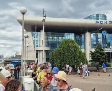 У Києві працівники Соціального відділу УПЦ провели благодійний обід для 100 осіб