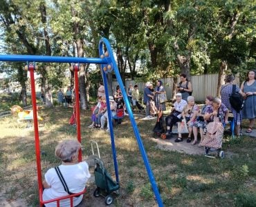 Соціальний відділ УПЦ передав гуманітарну допомогу 100 родинам переселенців