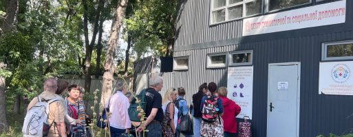 Соціальний відділ УПЦ передав гуманітарну допомогу 100 родинам переселенців