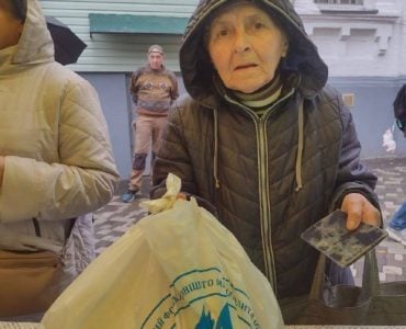 У Києві Соціальний відділ УПЦ передав гуманітарну допомогу 100 родинам переселенців